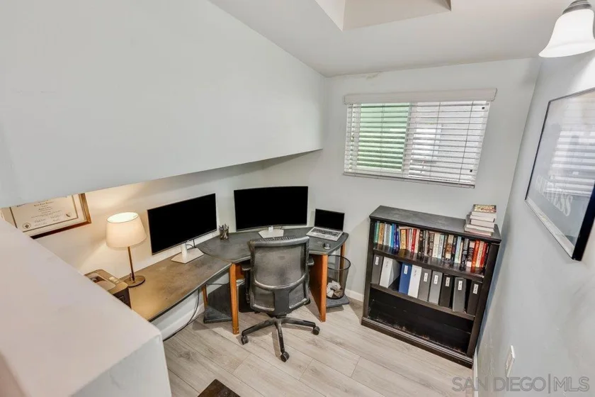 711 Island Court #B photo 10