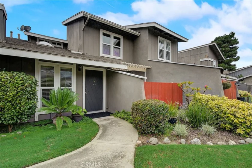 345 University Drive #K3 photo 1