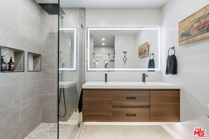 1230 Horn Avenue #305 photo 18