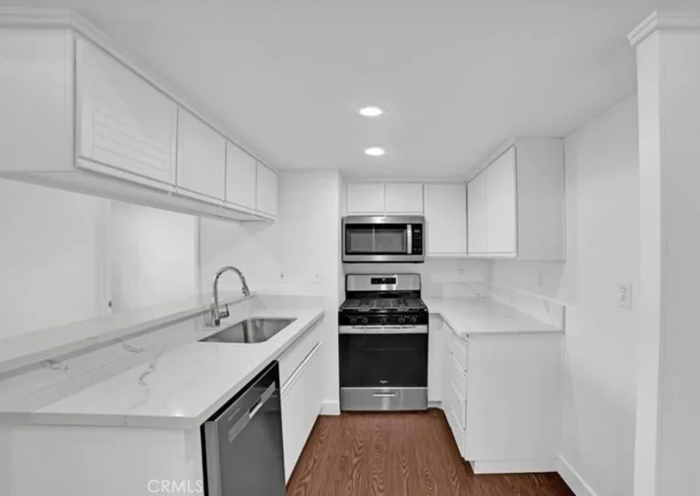12601 Van Nuys #241 photo 7