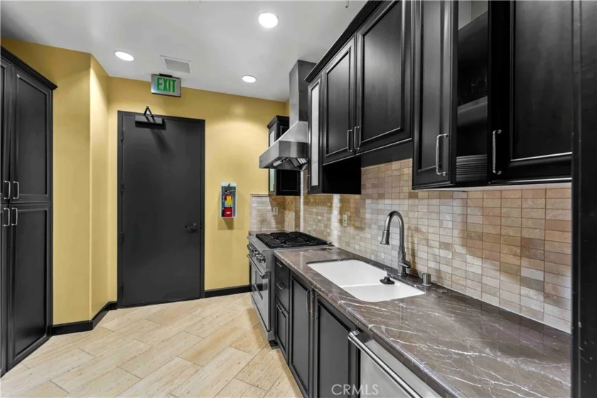 155 Cordova #204 photo 31