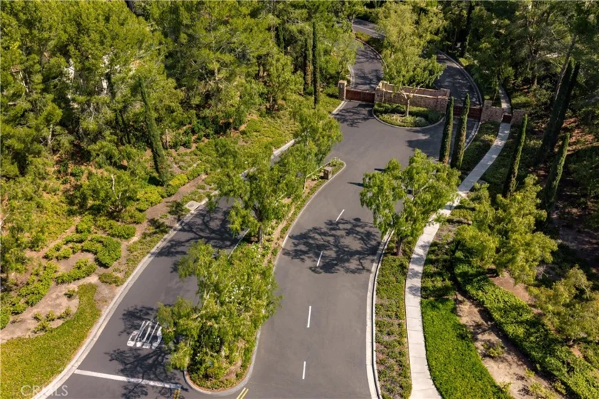 77 Canyoncrest photo 43