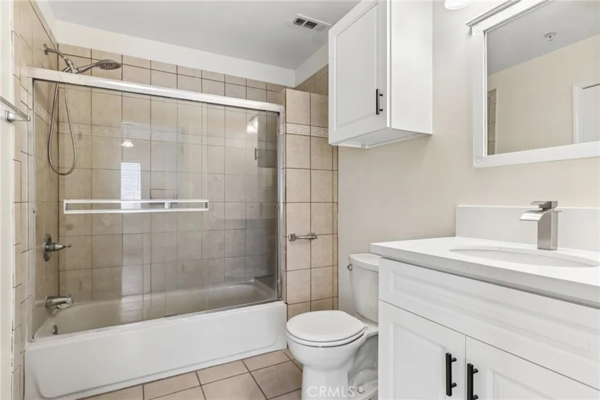 14618 Gilmore Street #16 photo 15