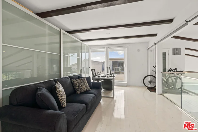 2385 Roscomare Road #F10 photo 6