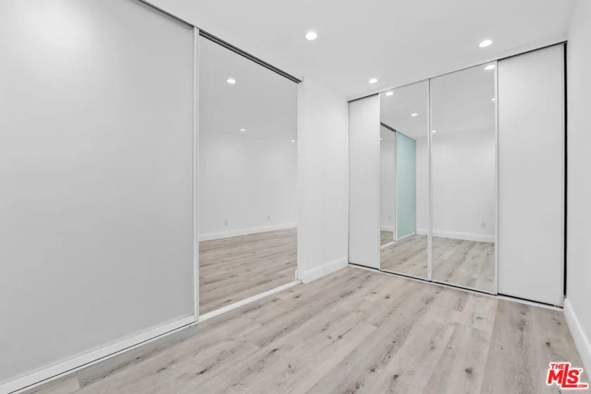 960 Larrabee Street #328 photo 12