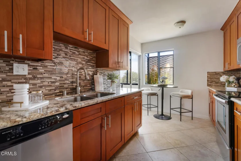 1115 Cordova Street #303 photo 6