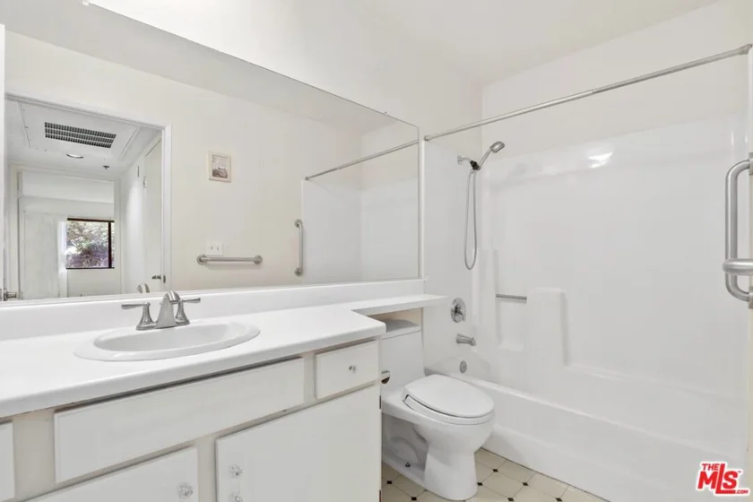 501 Palisades Drive #103 photo 13