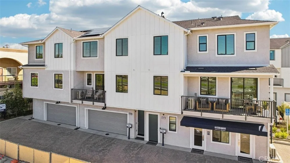 365 Moonstone Glen photo 1