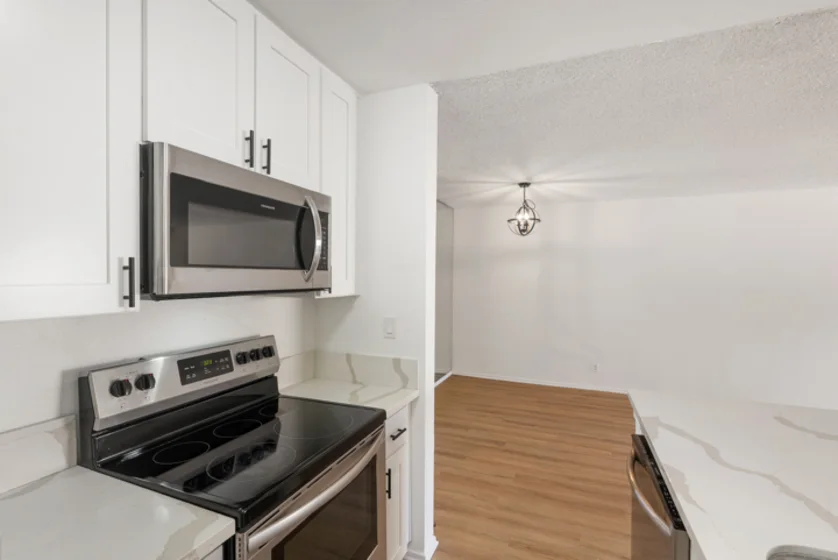 18307 Burbank Boulevard #118 photo 4