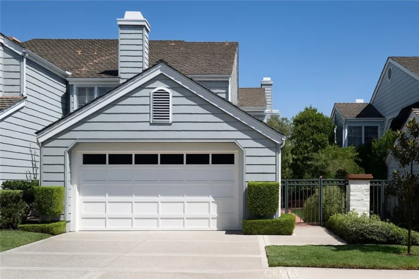 81 Hillsdale Drive photo 1