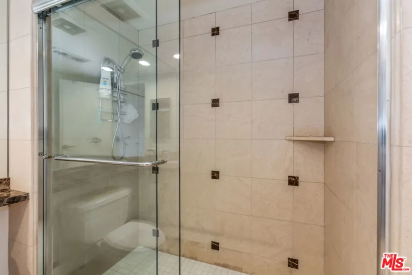 10445 Wilshire Boulevard #1806 photo 29