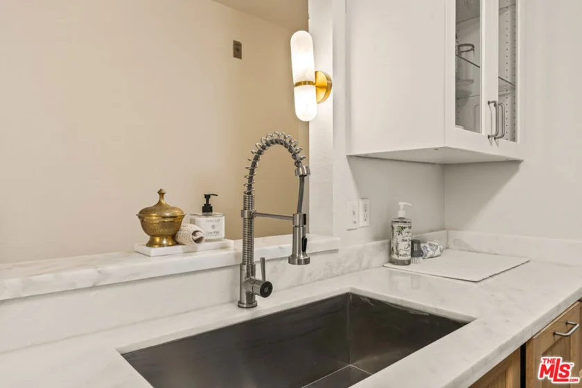 365 Burchett Street #118 photo 8