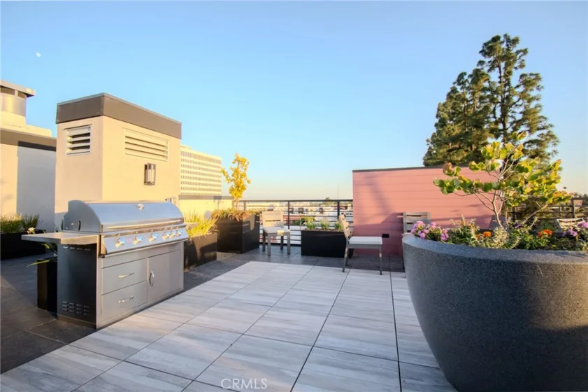 150 S Oak Knoll #103 photo 13