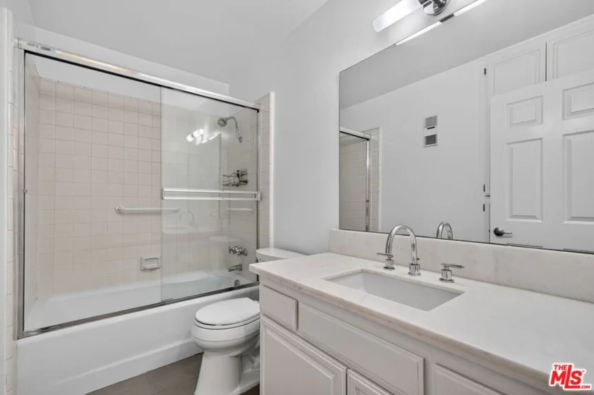4338 Redwood Avenue #B114 photo 29