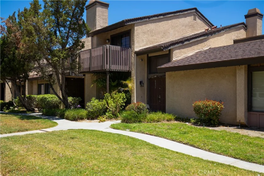 8430 Winnetka Avenue #20 photo 1