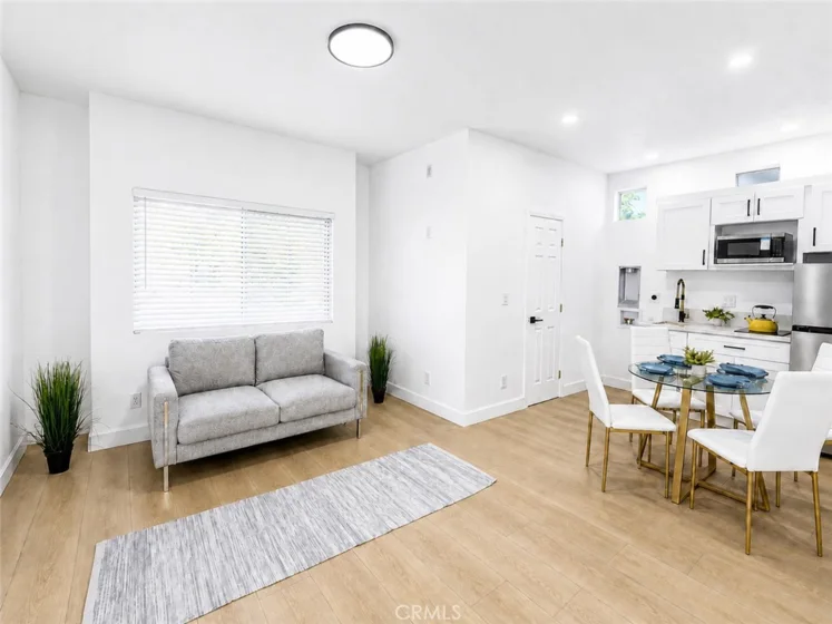 39832 De Vendome Court photo 23