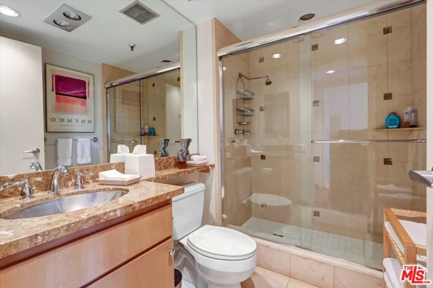 10445 Wilshire Boulevard #504 photo 33