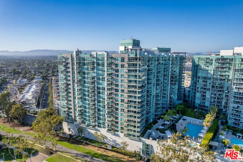13700 Marina Pointe Drive #1903 photo 50