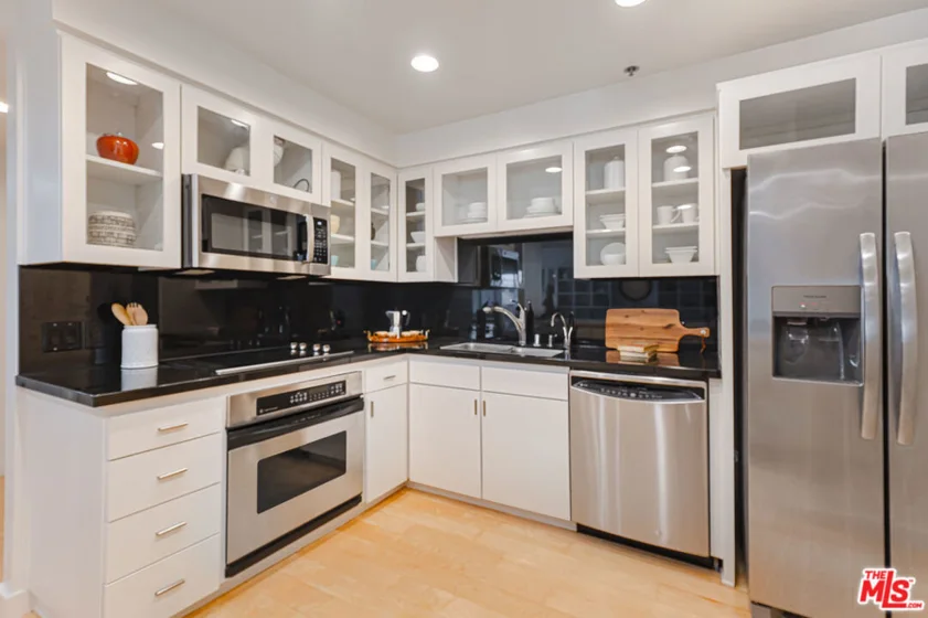 10445 Wilshire Boulevard #1402 photo 14