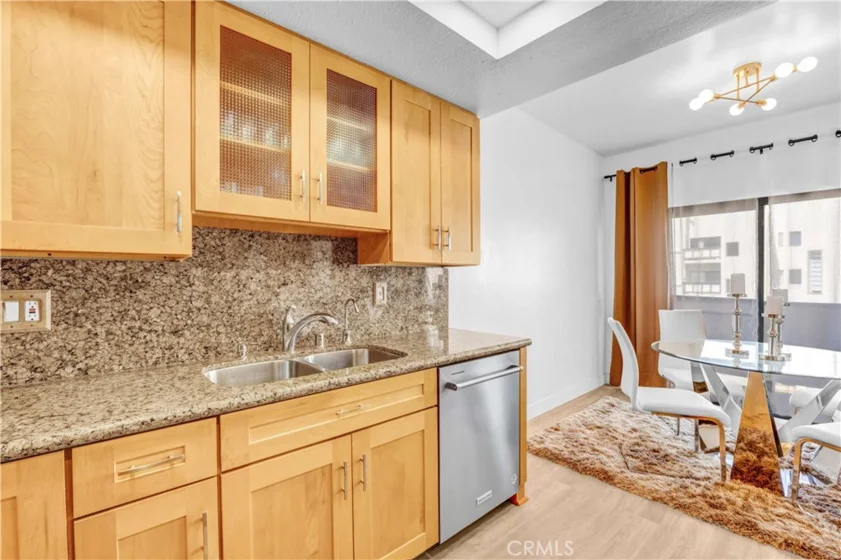 17914 Magnolia Boulevard #210 photo 12
