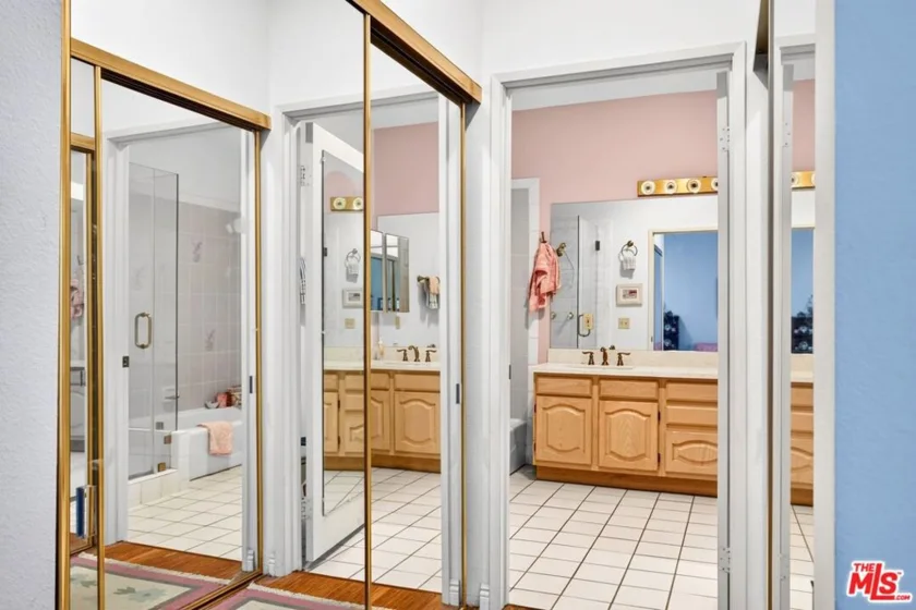 1741 Colby Avenue #203 photo 31