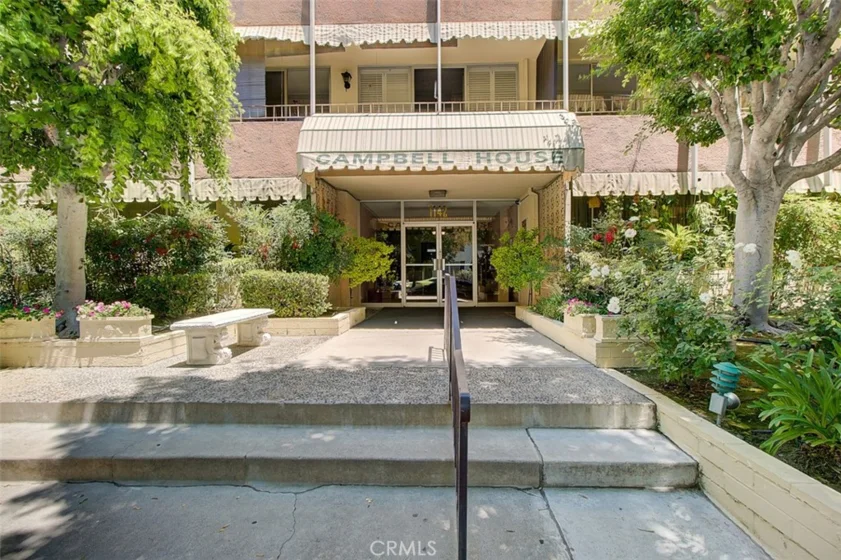 1142 Campbell Street #303 photo 1