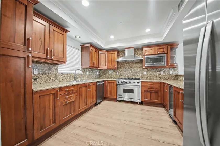 1878 Greenfield Avenue #204 photo 3