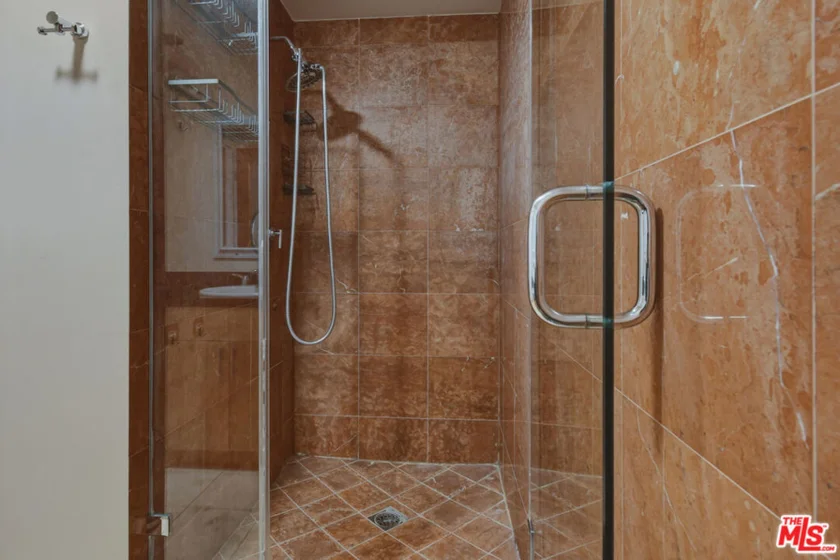 4443 Ventura Canyon Avenue #304 photo 37