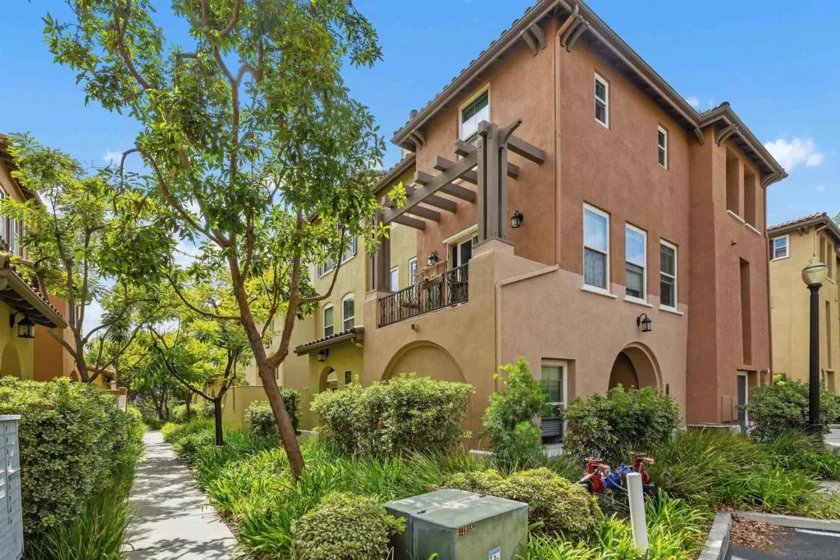 2674 Escala Circle photo 1