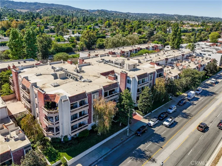 17140 Burbank #207 photo 33