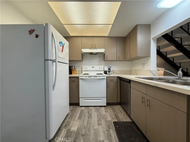1463 Everton Place photo 11