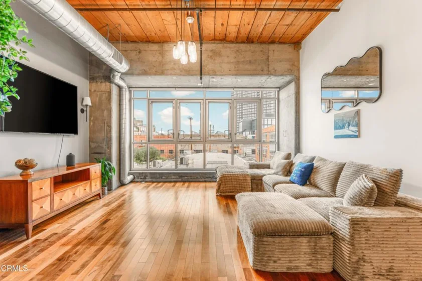 530 S Hewitt Street #426 photo 18