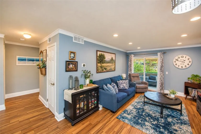2375 Del Mar Way #101 photo 16