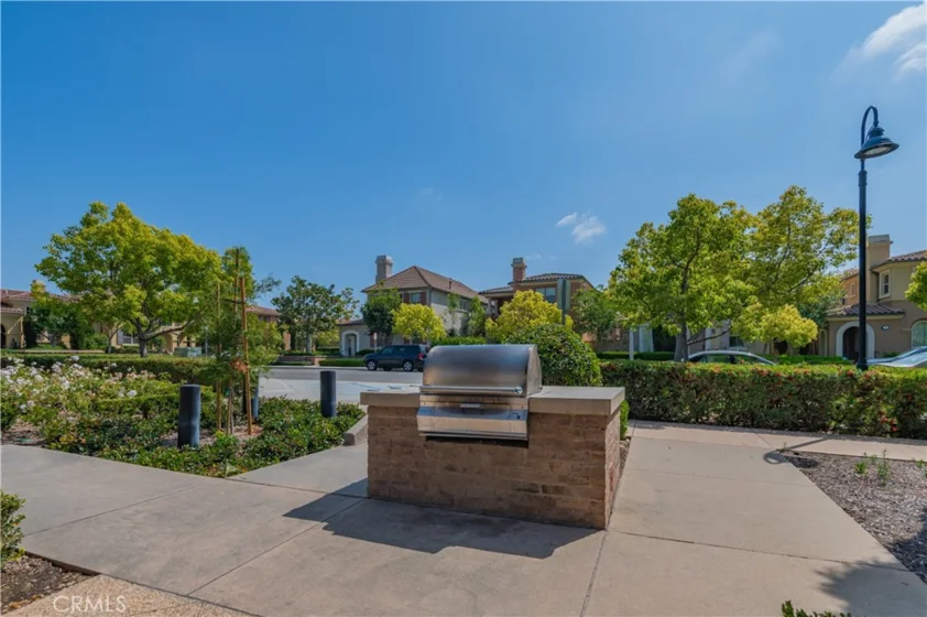 83 Twin Gables photo 49