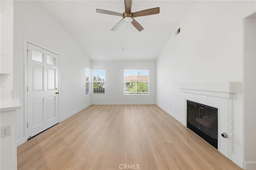 157 California Court photo 32