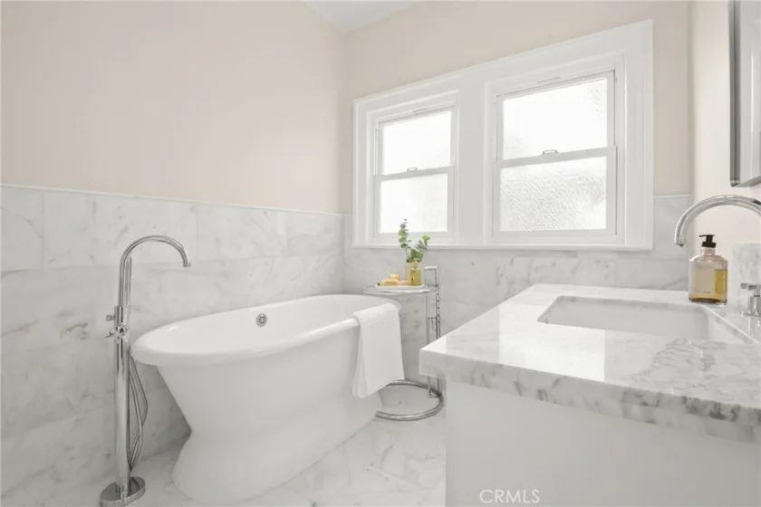 326 S Kingsley photo 13