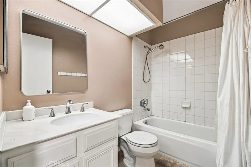 18360 Collins #L photo 31