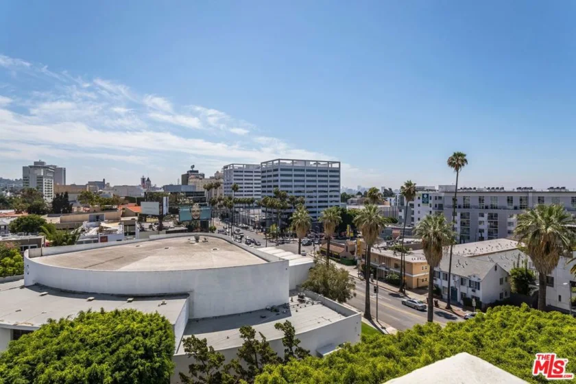 7135 Hollywood Boulevard #606 photo 33