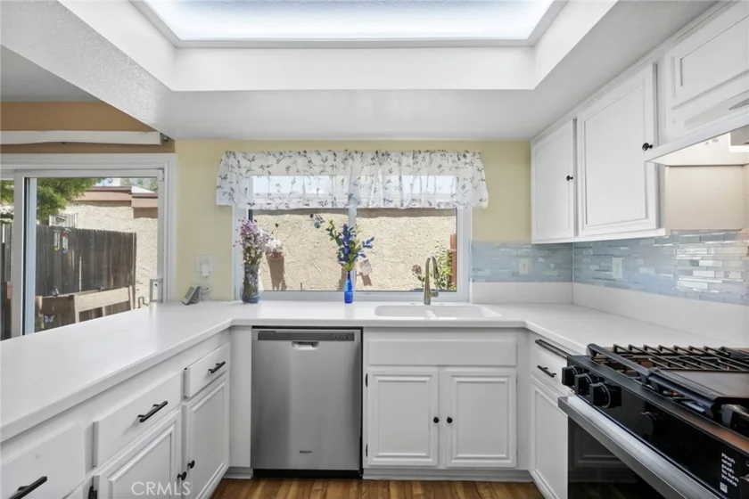 20119 Leadwell Street #3 photo 14