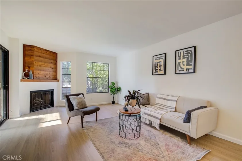 427 E Orange Grove Avenue #204 photo 1