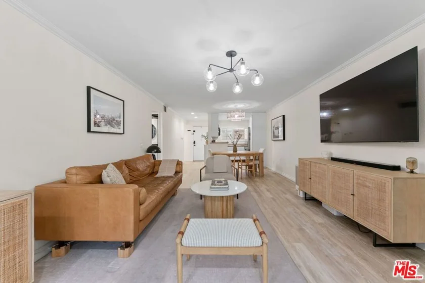 5515 Canoga Avenue #220 photo 1