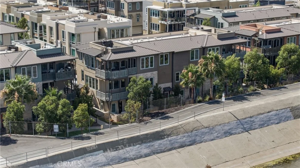 1313 Doheny photo 30