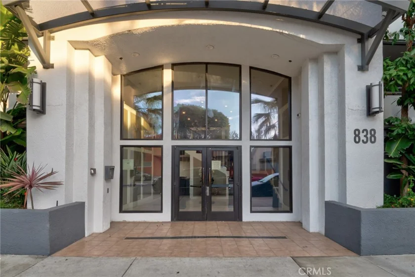 838 Pine Avenue #302 photo 1