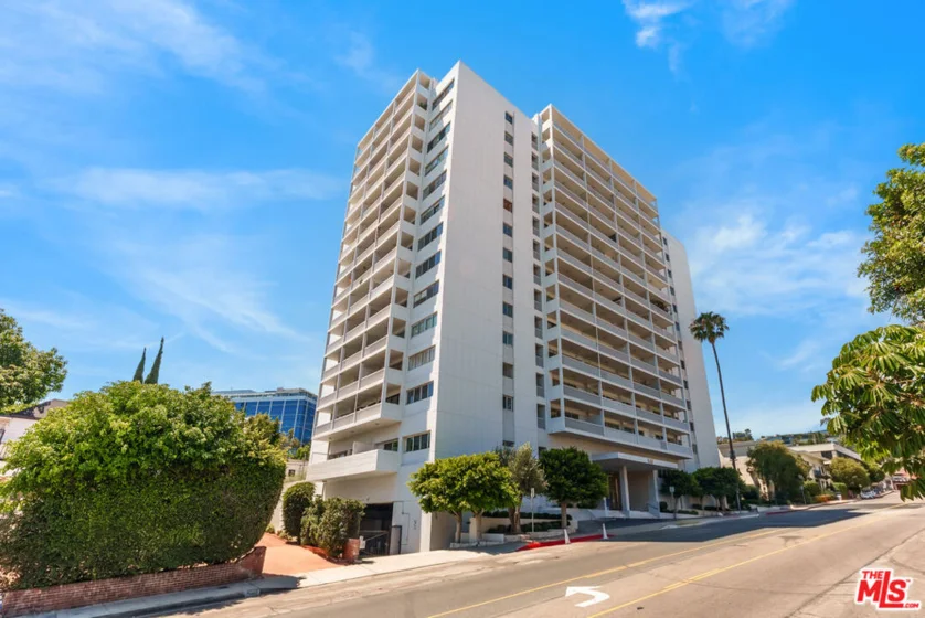 999 N Doheny Drive #211 photo 1