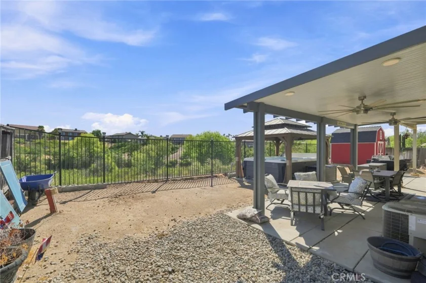 23682 Saratoga Springs photo 47