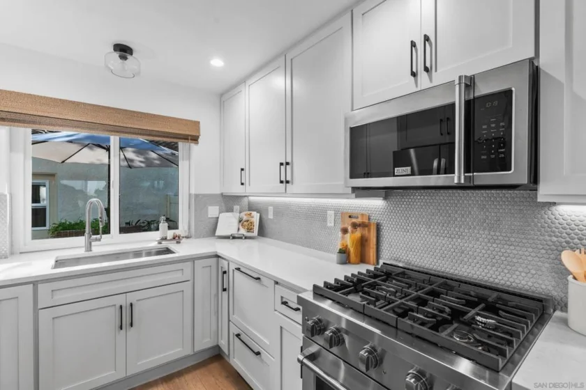6859 Briarwood photo 8