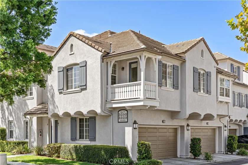 20 Leucadia photo 1