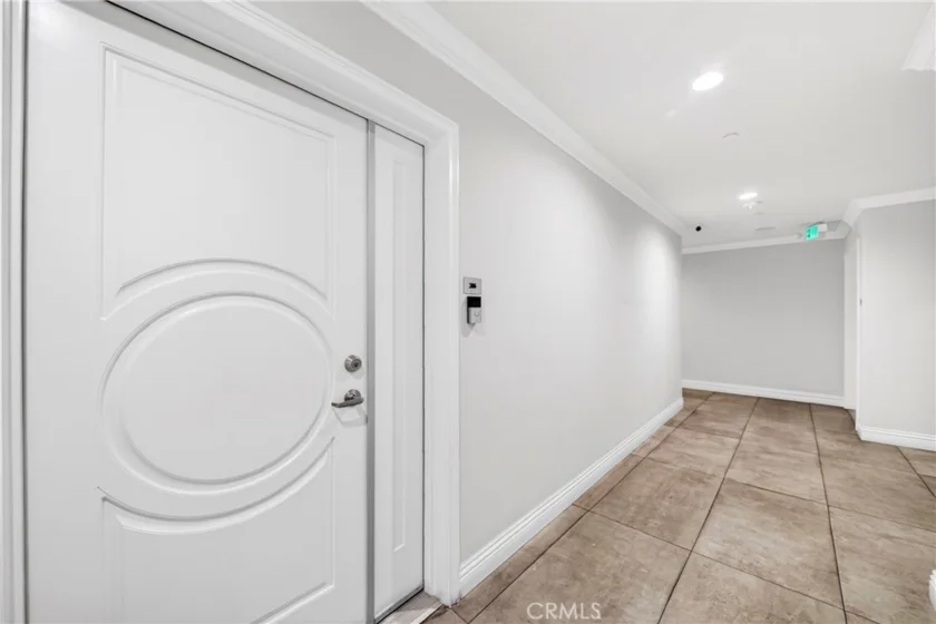 944 S Serrano Avenue #306 photo 29