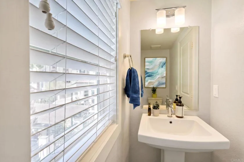 437 Carina Glen photo 12
