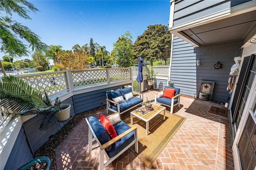 421 Burlington Court #101 photo 12